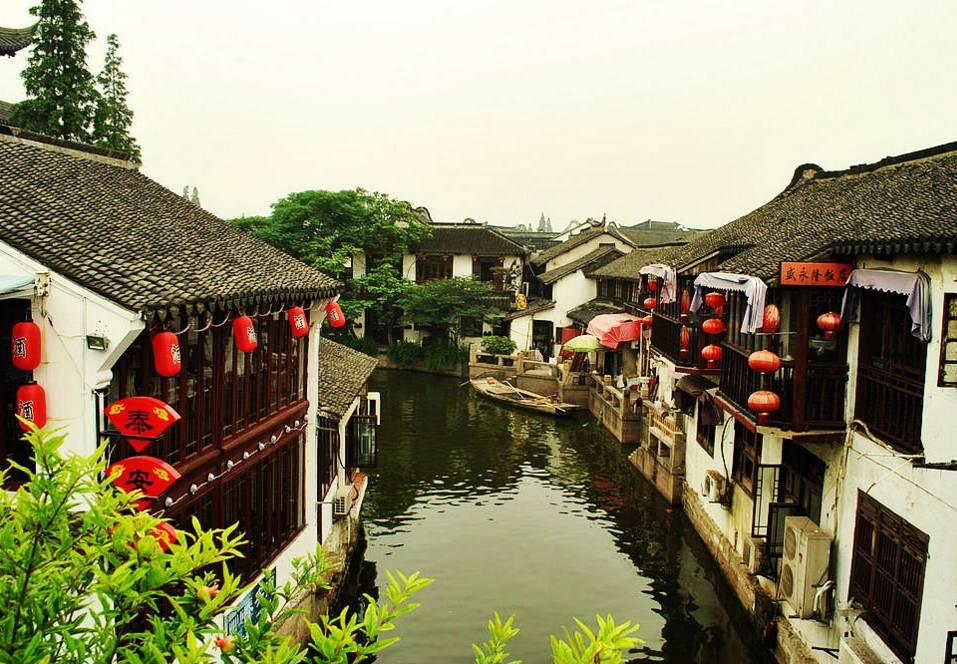 小球进黑洞